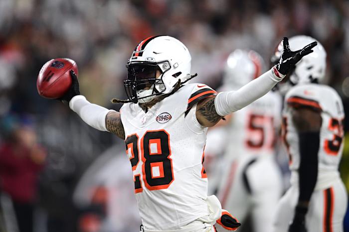 Browns cornerback Mike Ford (28) reacts during the first half against the New York Jets at Cleveland Browns Stadium.